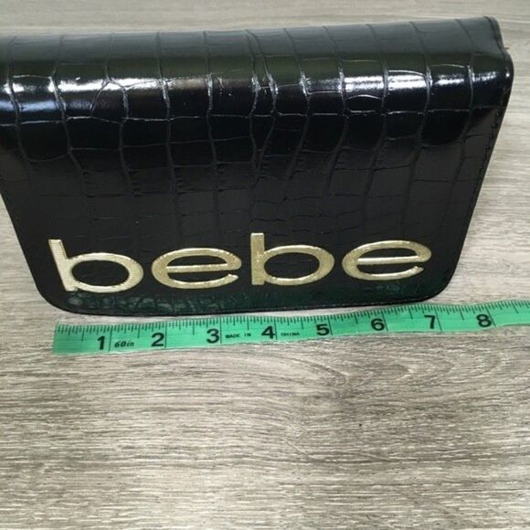 NWT Bebe Fabiola Stamped Faux Croc Embossed Crossbody Purse Bag Chain Strap - Picture 7 of 9